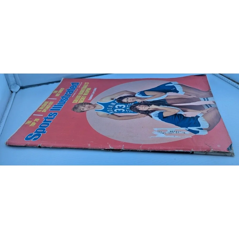 Sports Illustrated Magazine – Larry Bird Indiana State Cover (Nov 28, 1977) Good